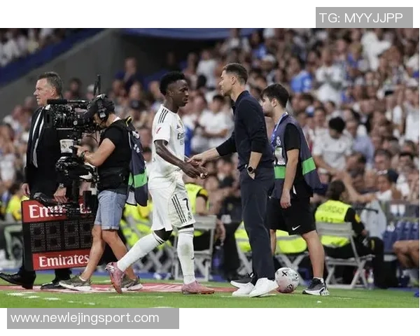 维尼修斯与阿隆索意见不合姆巴佩等人力挺居莱尔形成两派对立