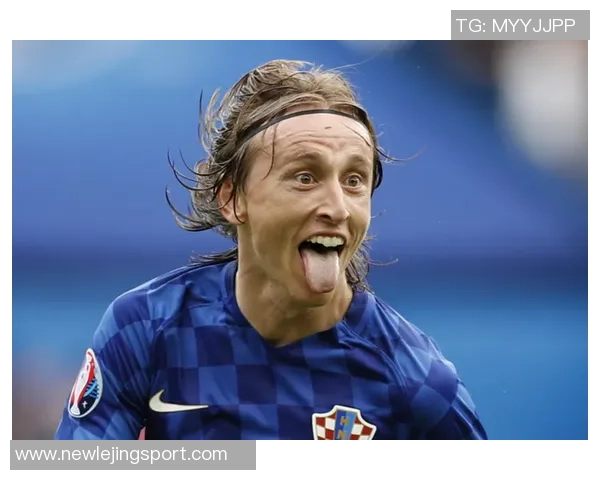 卡里克盛赞赫拉芬贝赫防守纪律性与聪明才智兼备并具备出色传球能力